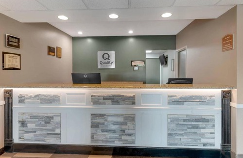 Mauston Hotel | Quality Inn Mauston I-90
