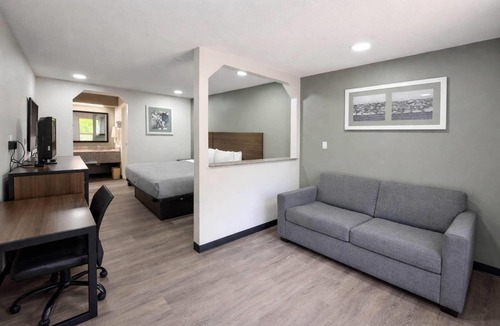 Mount Pleasant Hotel | Quality Inn Mt. Pleasant