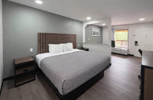 Mount Pleasant Hotel | Quality Inn Mt. Pleasant