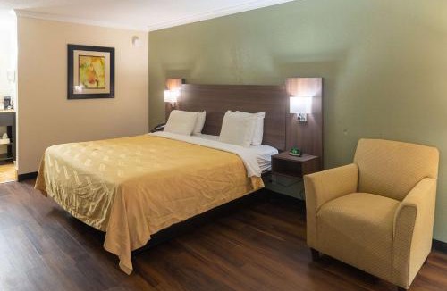 Richmond Hill Hotel | Quality Inn Richmond Hill - Savannah I-95
