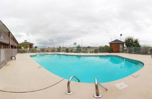 Russellville Hotel | Quality Inn Russellville I-40