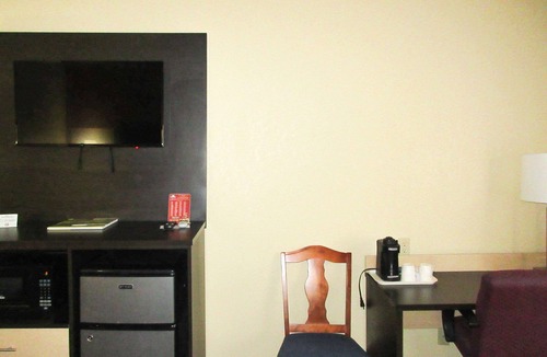 Benton Harbor Hotel | Quality Inn & Suites Benton Harbor - St. Joseph