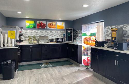 Big Rapids Hotel | Quality Inn & Suites Big Rapids near University