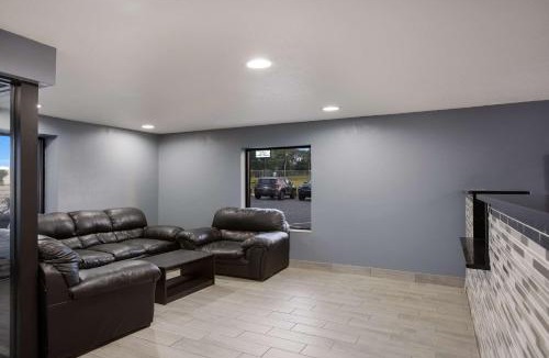 Big Rapids Hotel | Quality Inn & Suites Big Rapids near University