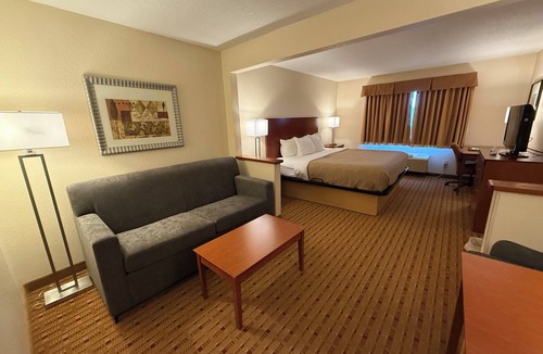 Eau Claire Hotel | Quality Inn & Suites Eau Claire University Area