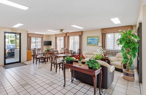 Stockbridge Hotel | Quality Inn & Suites Stockbridge Atlanta South I-75