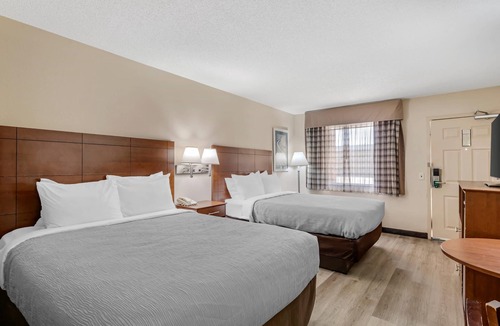 Stockbridge Hotel | Quality Inn & Suites Stockbridge Atlanta South I-75