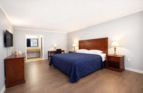 Antioch Hotel | Quarters Inn & Suites