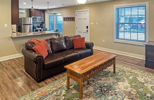 Jefferson Apartment | Quiet 2BR Extended Stay Retreat | .3 mi to Ochsner