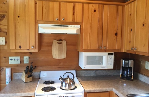 West Jefferson Cabin | Quiet cabin in the woods.