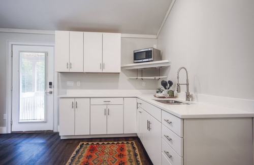 Greer Apartment | Quiet & Clean Studio Suite with Safe & Peaceful Country Vibe! - Pet Friendly