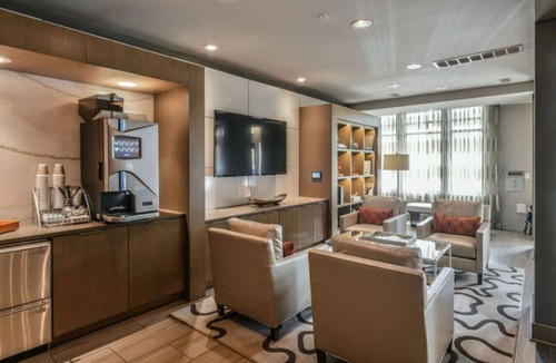 Forest Park Condo | Quiet Comfort & Urban Style: 2-Bedroom Condo 31