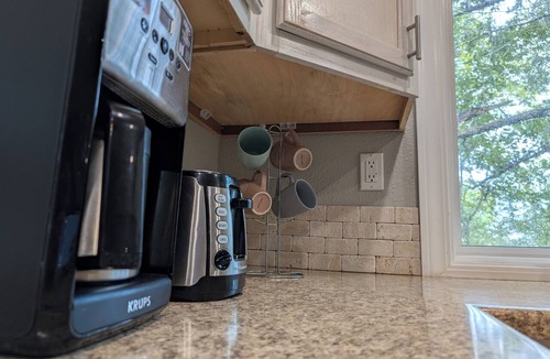 Jonesboro House | Quiet Country Setting in Middle of Town