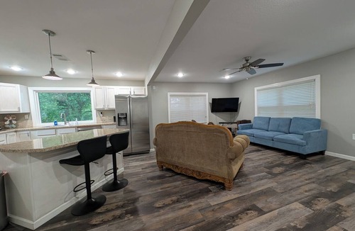 Jonesboro House | Quiet Country Setting in Middle of Town