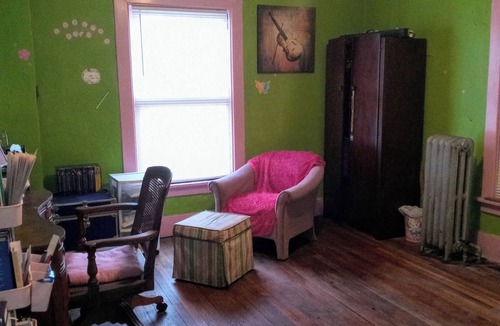 Detroit House | Quiet & Cozy Abode in West Village Detroit with yoga studio