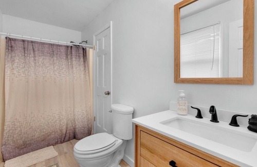 Charlotte House | Quiet Cul-de-Sac Escape in Heart of Charlotte
