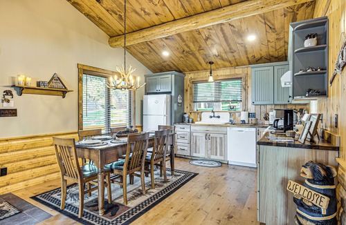 Conover Cottage | Quiet Lakefront Conover Cabin Near ATV Trails