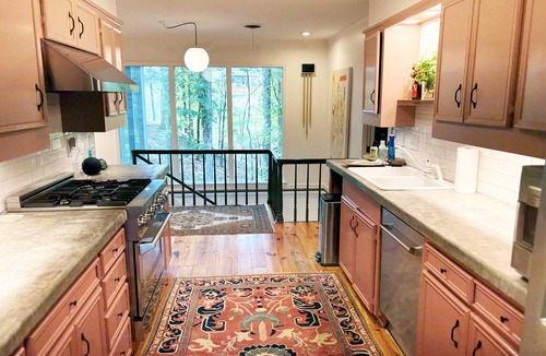 Oxford House | Quiet Lakefront Hideaway Just 2 Miles from Oxford’s Historic Square