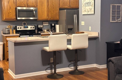 Owensboro House | Quiet neighborhood/2 car garage/fire pit/backyard privacy fence/PET FRIENDLY