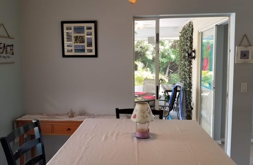 Englewood East House | Quiet neighborhood close to amenities/6 miles from beach with private pool