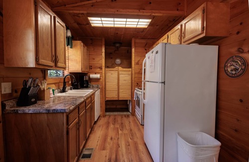Sevierville Cabin | Quiet One-Level Cabin, Hot Tub, Fire Pit, WiFi, Parkway Close