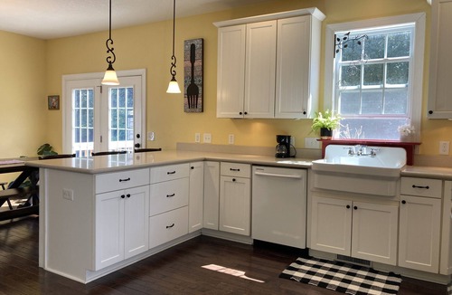Fairview House | Quiet retreat minutes from breweries, hiking, and Biltmore