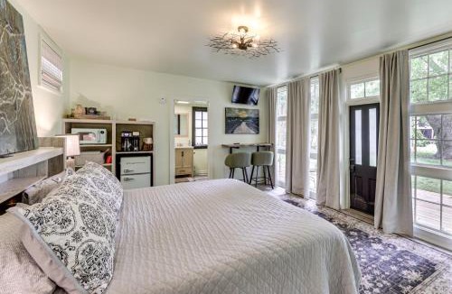 Enfield Apartment | Quiet Tree-Lined Yard & EV Charger: Near I95