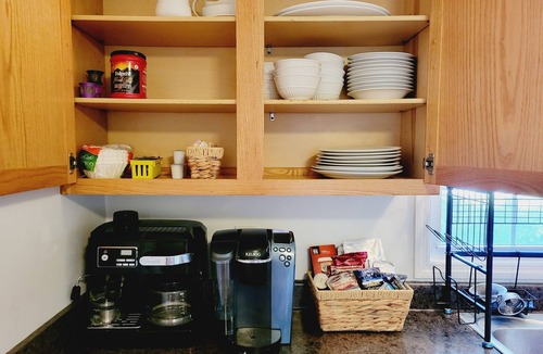 Somerset House | Quirky Midcentury Bungalow close to everything!