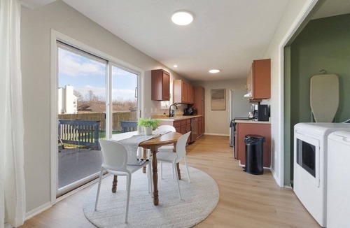 Fort Wayne House | Radiant Rio! NEW Renovation, 3BD 1 King | Parkview