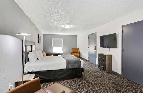 Viavant - Venetian Isles Hotel | Ramada by Wyndham New Orleans