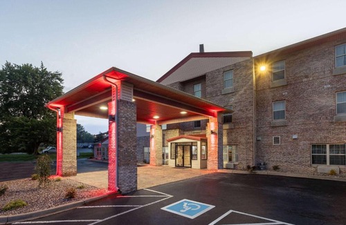 Sellersburg Hotel | Ramada by Wyndham Sellersburg/Louisville North