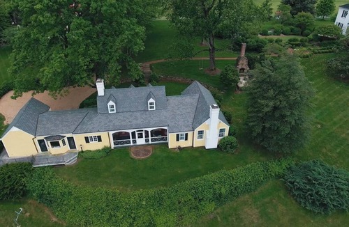 Greenwood Cottage | Ramsay Estate Cottage – Historic Vineyard Retreat with Mountain Views