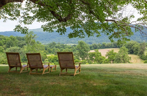 Greenwood Cottage | Ramsay Estate Cottage – Historic Vineyard Retreat with Mountain Views