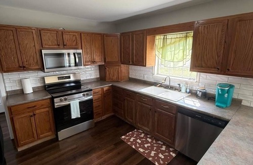 Pittsburg House | Ranch House. 3-bedroom house in beautiful Pittsburg, peaceful country setting