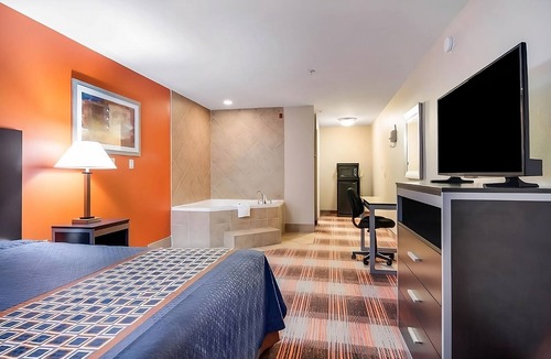 Mableton Hotel | Rare Find! FREE Parking! Martin Luther King Jr. National Historic Site Tour!