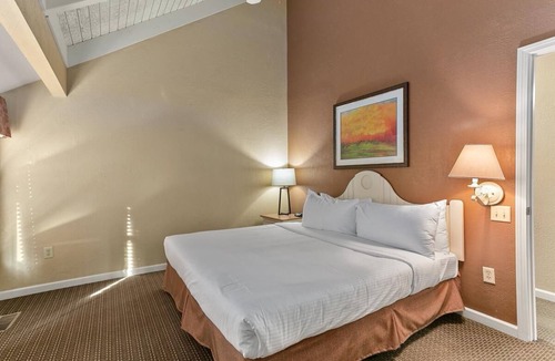 Pigeon Forge Resort | Rare Find! Outdoor Pool, Near Attractions