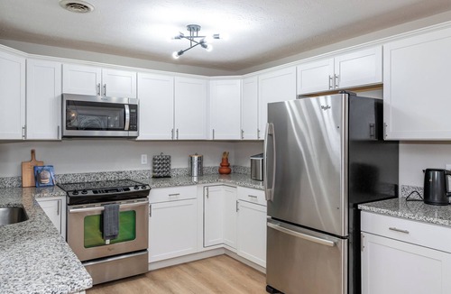 Englewood House | RARE FIND! Remodeled Ranch, near Airport