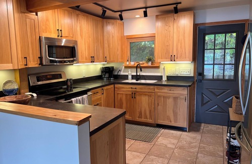 South Gull Lake Cottage | Rare Gull Lake lakefront, 2 bdrm with boat rental option