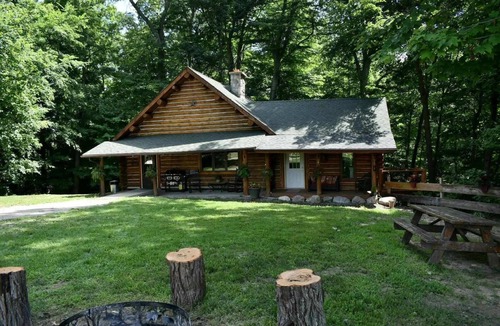 Walker Cabin | Rare relaxation in your 3-bedroom Ranch cabin