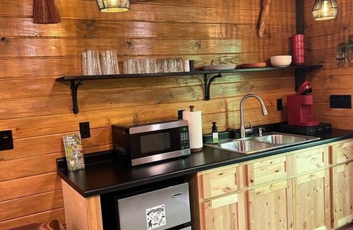 Campton House | Red River Gorge TreeTop Cottage|Hot Tub|Sauna|WiFi
