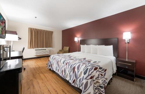 Auburn Hotel | Red Roof Inn Auburn