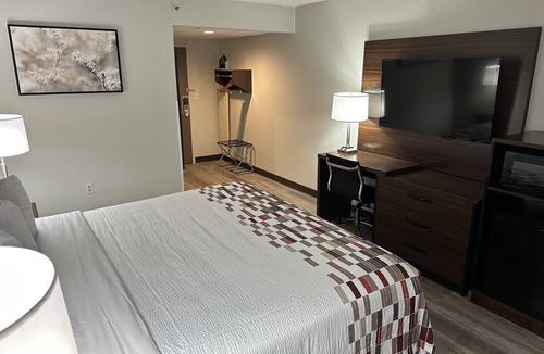 Spring Hill Hotel | Red Roof Inn Charleston - Dunbar