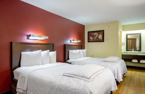 The Hill Hotel | Red Roof Inn PLUS+ St. Louis - Forest Park/Hampton Ave.