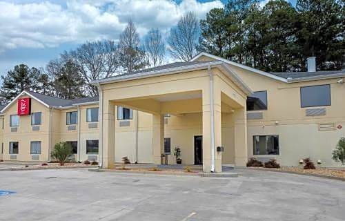 Carrollton Hotel | Red Roof Inn & Suites Carrollton, GA - West Georgia