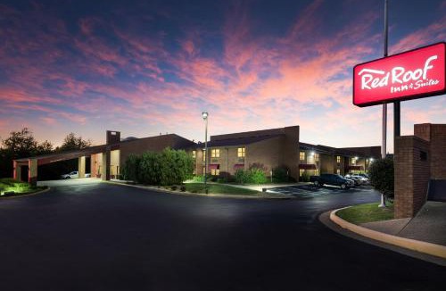 Lexington Hotel | Red Roof Inn & Suites Lexington - Hamburg