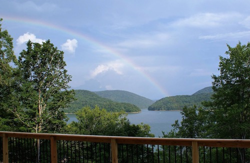 Rock Harbor House | Redden's Roost; snuggle into a lakefront nest with a gorgeous bird's eye view