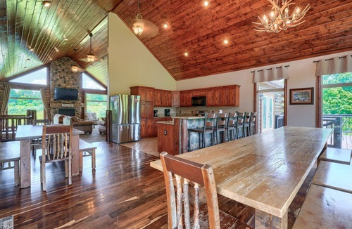 Rockbridge Cabin | Reduced 50% remaining dates in January and February 2025! 8 br, 4 ba lodge!