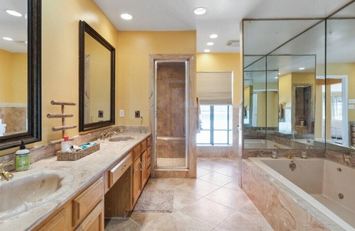Saint Roch House | Refined NOLA Mansion w/ Parking, Patio & Balconies