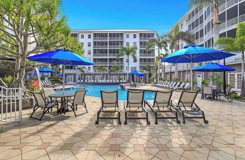Vanderbilt Beach Condo | Regatta - William Raveis Rentals