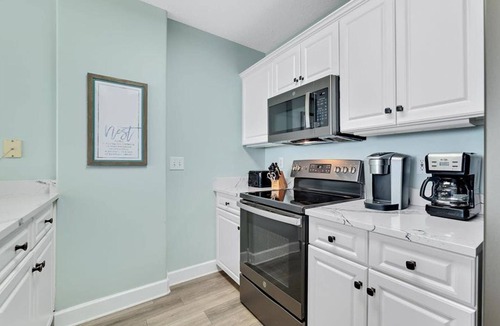 Orange Beach East Apartment | Regency Isle 1102 3 3 2 covered parking spots PENTHOUSE
